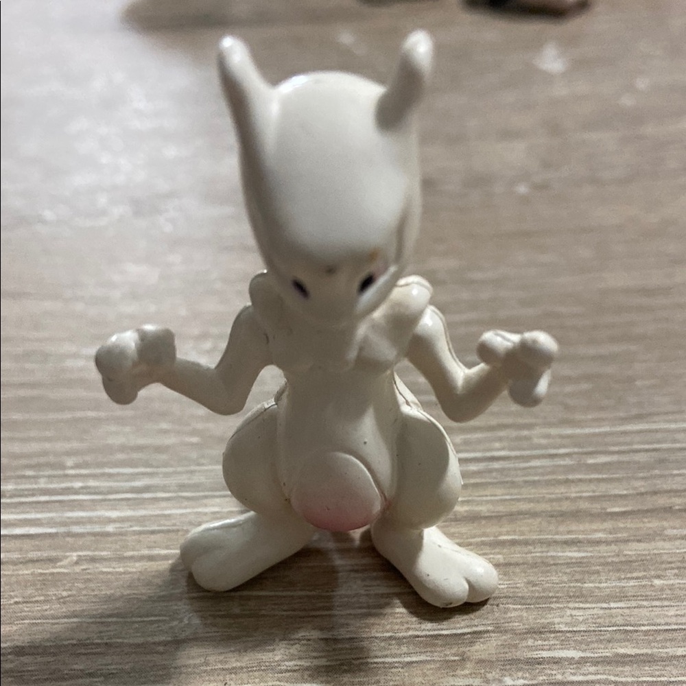 1999 TOMY Pokemon Mewtwo Monster Collection CGTSJ PVC Authentic Pokémon Figure